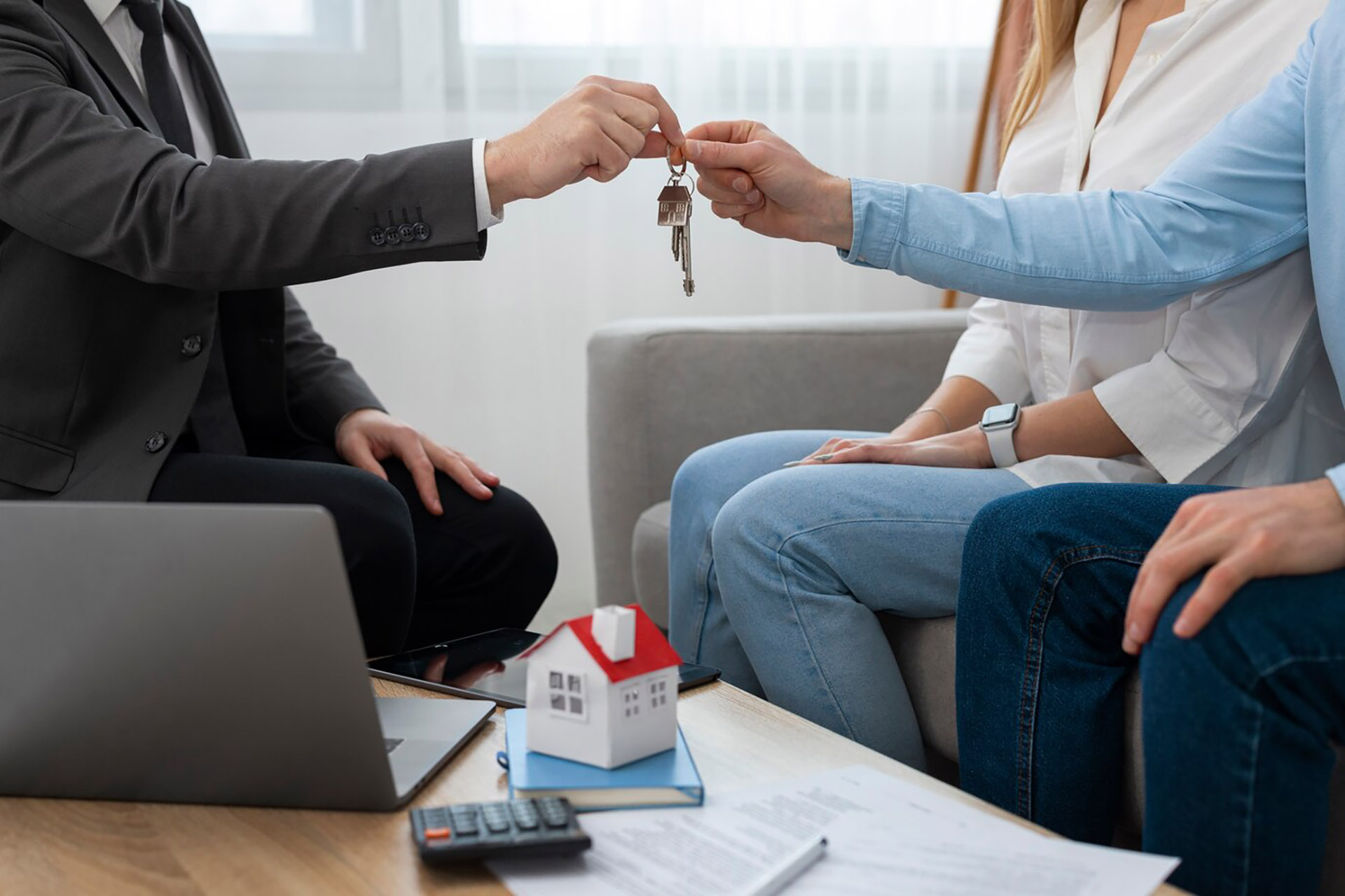 real-estate-agent-work-showing-house-doing-business_23-2150164731